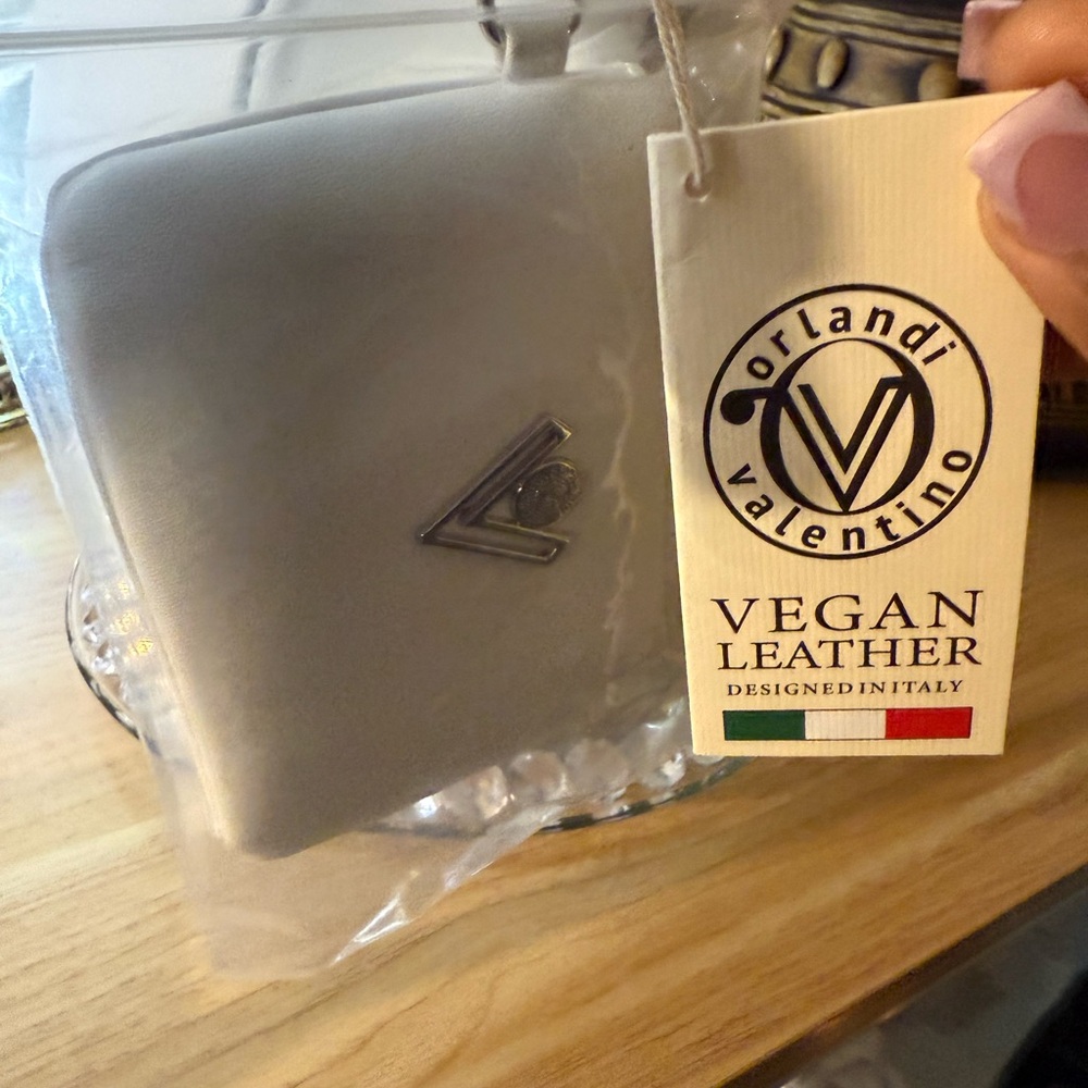 NWT Snow White Valentino Orlandi Handbag and Coin Purse Retail $289 - Picture 8 of 14